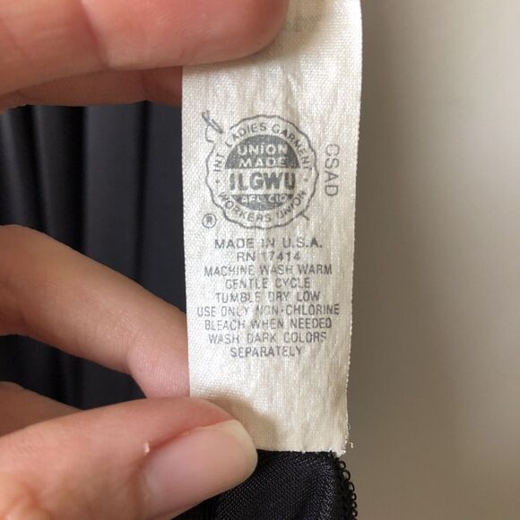 Vintage Miss Elaine Nightgown Large Lace Rosette Antron Nylon Union Made 1980s - Picture 10 of 12